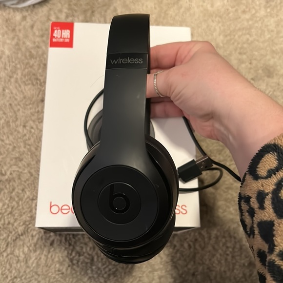 Beats Solo 3 headphones - Picture 4 of 4